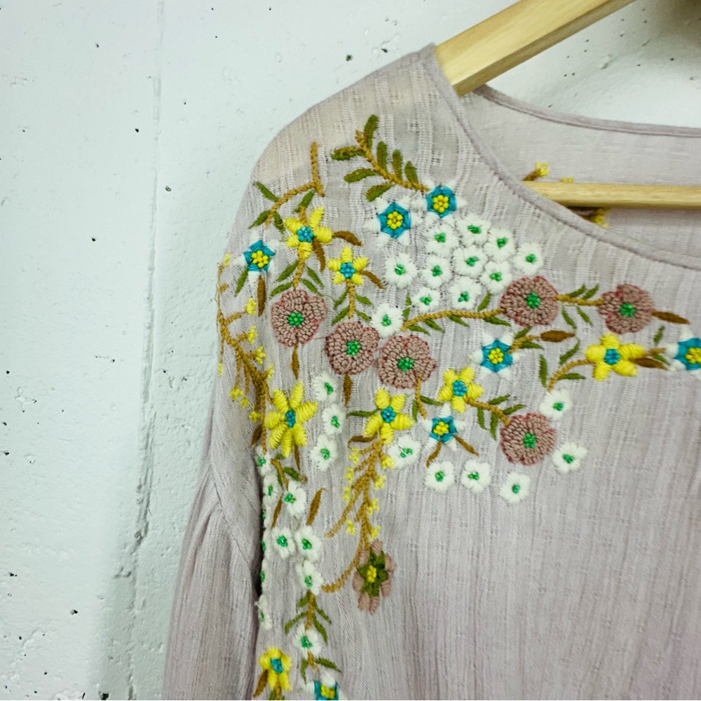 Free People size XS Up And Away Embroidered Lavender Bat Wing Blouse - Picture 5 of 14